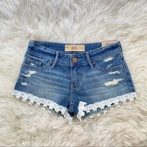 NWOT size 23 waist low rise denim short inseam 2”